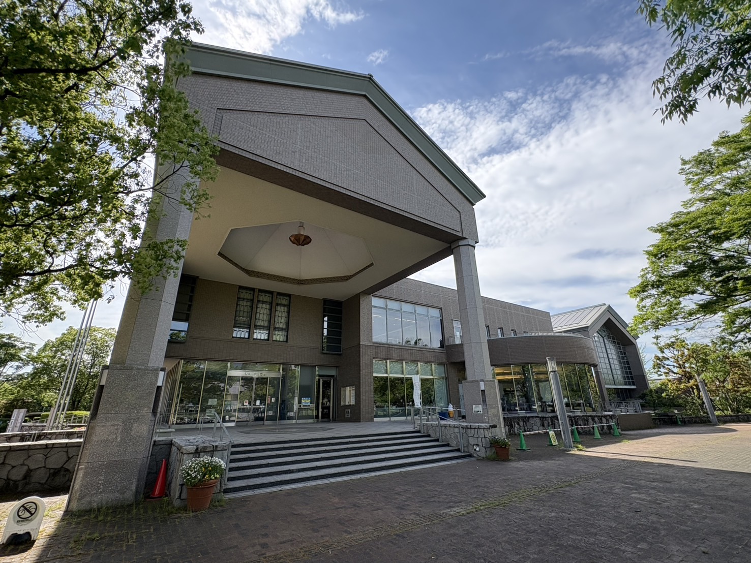 佐賀市立図書館常駐警備